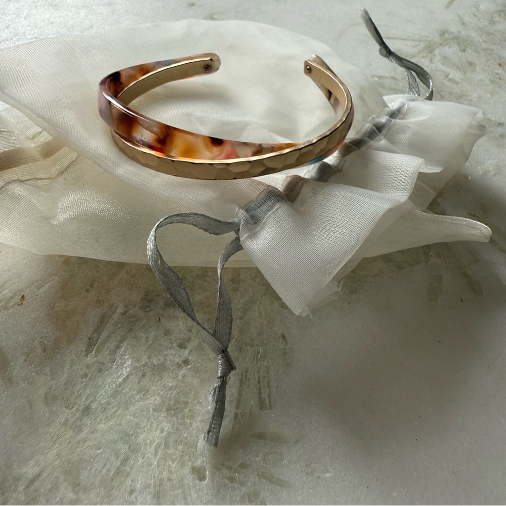 Tortoiseshell Pattern Bracelet - Picture 5 of 8